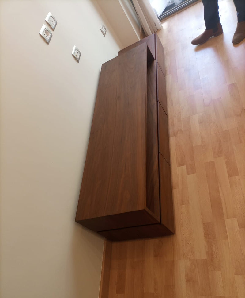 DE.CI piece in a customer home