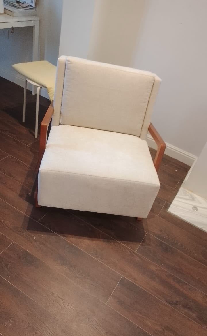 DE.CI piece in a customer home