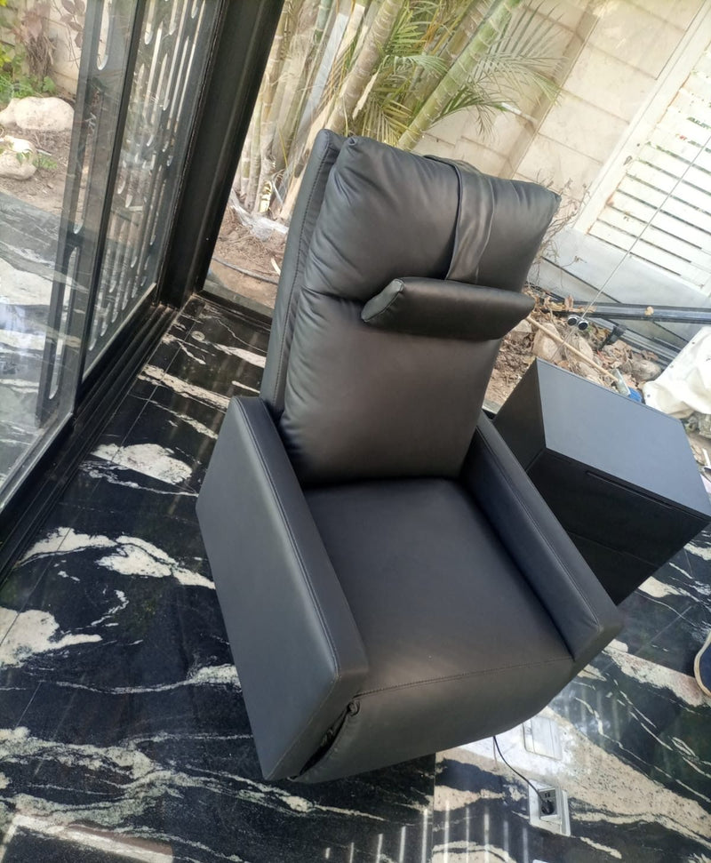 DE.CI piece in a customer home